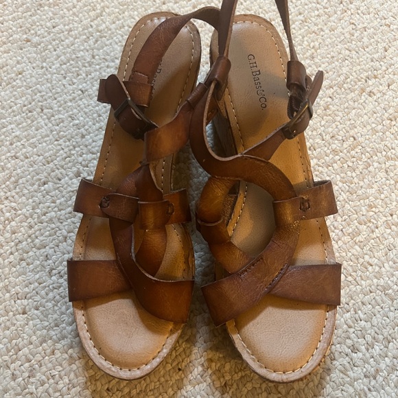 Bass wedge sandals - size 8. - Picture 1 of 3